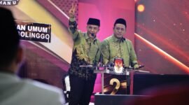 Gus Haris dan Ra Fahmi saat debat kandidat di Gedung Islamic Center.